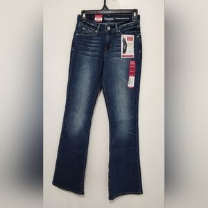 NWT Signature by Levi Strauss Blue Boot Cut Jeans with Classic Fade. Size 2.